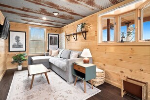 10512 Wooton Rd in West Fork, AR - Building Photo