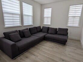 1 Mulholland Dr in Lathrop, CA - Building Photo