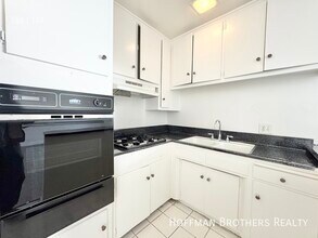 3718 Mentone Ave, Unit 7 in Los Angeles, CA - Building Photo - Building Photo