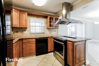 3721 NW 11th St in Coconut Creek, FL - Building Photo - Building Photo