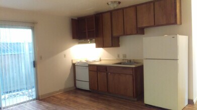 521 14th St in Sacramento, CA - Foto de edificio - Building Photo