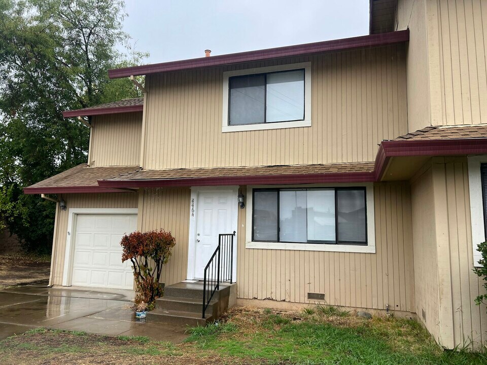 4464 Pomo Cir in Fair Oaks, CA - Building Photo
