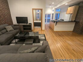 49 Temple Pl in Boston, MA - Building Photo