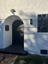 2715 W 43rd St in Los Angeles, CA - Building Photo