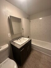 Flats at DeBoer Park in Denver, CO - Foto de edificio - Building Photo