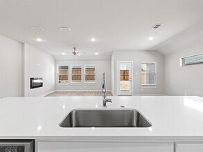 643 Olympic Wy in Red Oak, TX - Building Photo - Building Photo