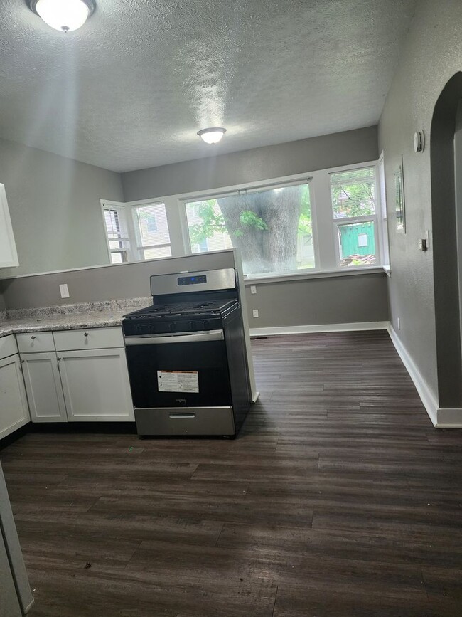 property at 702 1/2-01-1/2 High St Rd