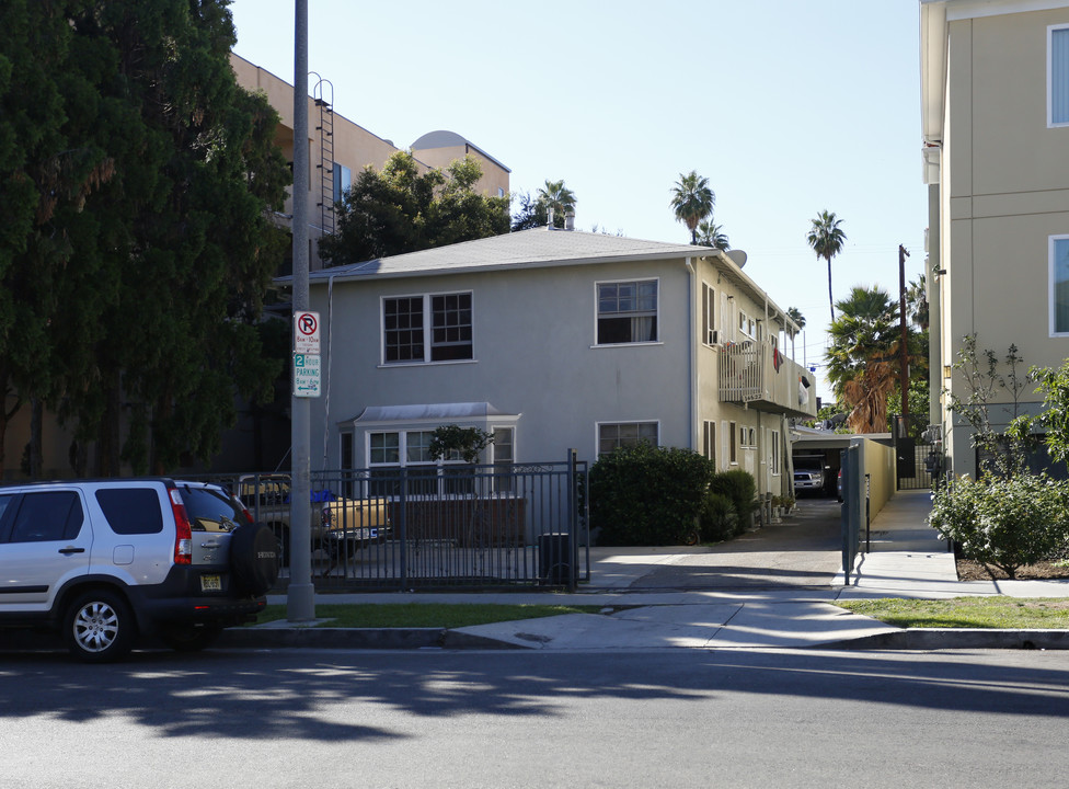 14622 Sylvan St in Van Nuys, CA - Building Photo