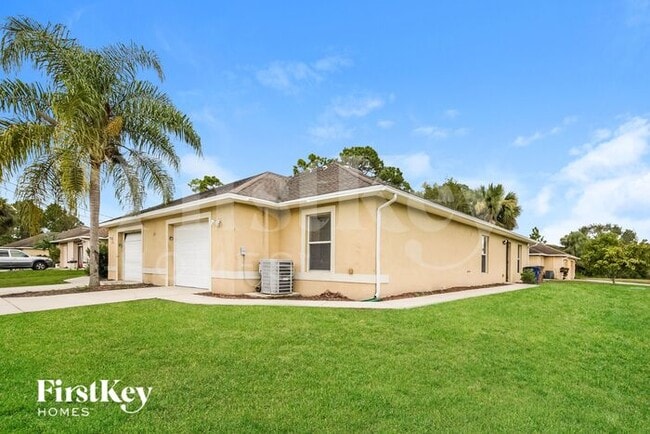 317 Apartment St in Lehigh Acres, FL - Building Photo - Building Photo