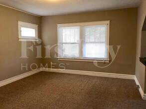 2112 Lexa Dr in Jennings, MO - Building Photo - Building Photo