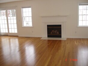88 New Norwalk Rd in New Canaan, CT - Building Photo - Building Photo