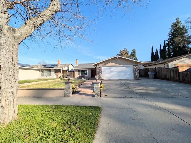 property at 130 Avenida Espana