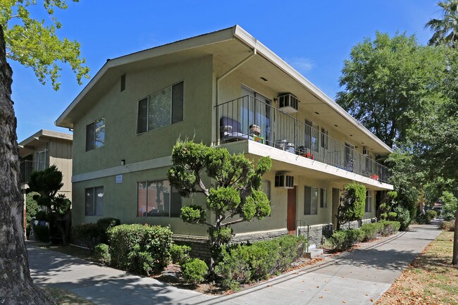 1530 22nd St in Sacramento, CA - Foto de edificio - Building Photo