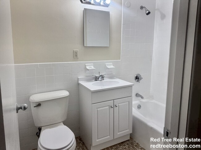 16 Whites Ave, Unit 25 in Watertown, MA - Building Photo - Building Photo