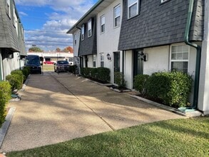 1824 Hickory Ave in Harahan, LA - Building Photo - Building Photo