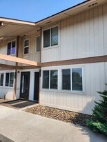 1634 Cherry Ln in Richland, WA - Building Photo