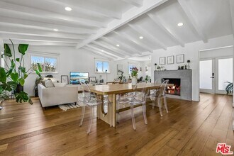 5646 S Sherbourne Dr in Los Angeles, CA - Building Photo - Building Photo