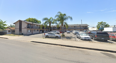 214-242 12th St in Merced, CA - Building Photo - Primary Photo