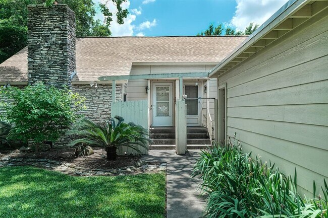 2711 St Edwards Cir in Austin, TX - Building Photo - Building Photo