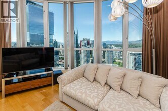 1111 W Pender St in Vancouver, BC - Building Photo - Building Photo