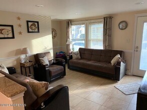 1 E 29th St in Long Beach, NJ - Building Photo - Building Photo