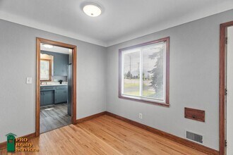 1789 White Bear Ave in Maplewood, MN - Building Photo - Building Photo