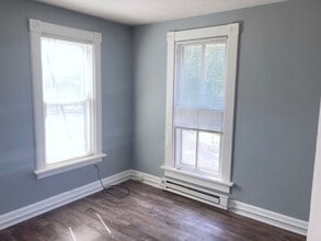 205 E Sanborn St, Unit 2 in Winona, MN - Foto de edificio - Building Photo