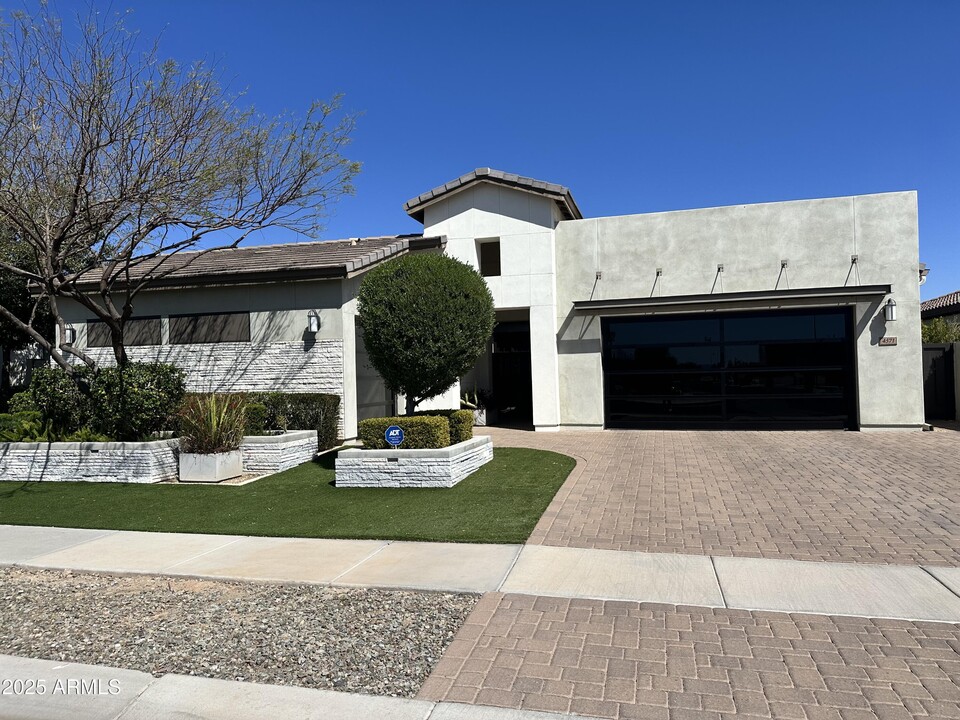4571 S Pinaleno Dr in Chandler, AZ - Building Photo