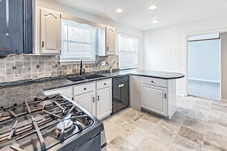 812 Parkside Blvd in Claymont, DE - Building Photo - Building Photo