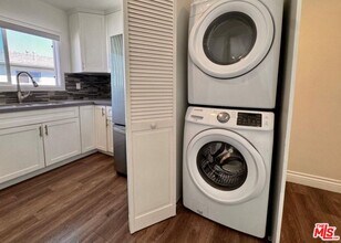 2040 S Sherbourne Dr in Los Angeles, CA - Building Photo - Building Photo