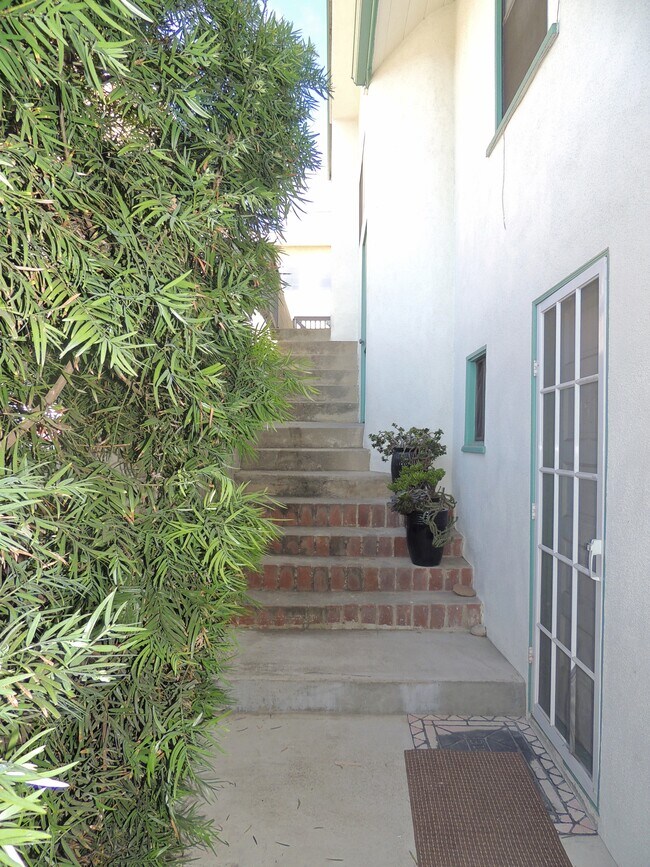 1530 Hermosa Ave, Unit 1530 in Hermosa Beach, CA - Foto de edificio - Building Photo