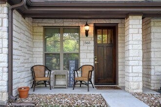 565 Demarett Dr in Lago Vista, TX - Building Photo - Building Photo