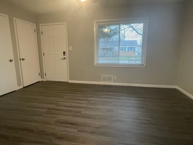 4 Melody Ln in Springfield, IL - Building Photo - Building Photo