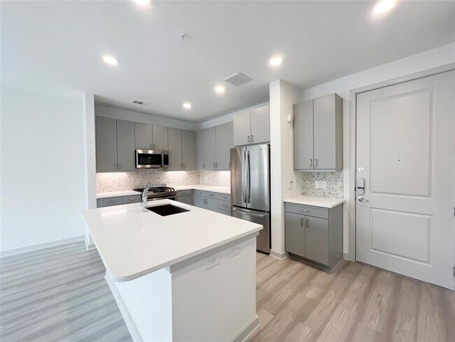 property at 3636 W Dallas St