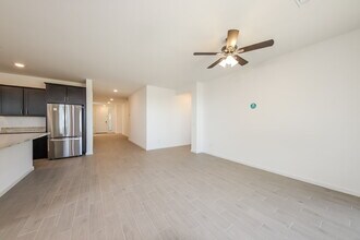 20192 W Palo Verde Dr in Litchfield Park, AZ - Foto de edificio - Building Photo