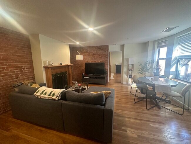 property at 87 Gainsborough St
