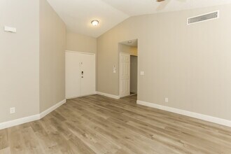 6533 Faith Peak Dr in Las Vegas, NV - Building Photo - Building Photo