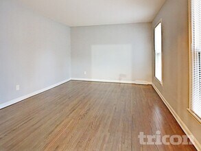 6422 War Eagle Ln in Charlotte, NC - Building Photo - Building Photo