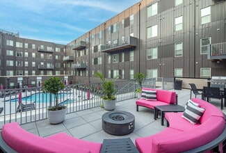 Vivere Apartments in La Vista, NE - Foto de edificio - Building Photo