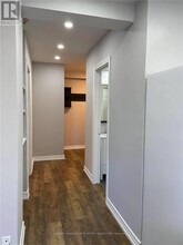 233-233 Lakeshore Rd E in Mississauga, ON - Building Photo - Building Photo