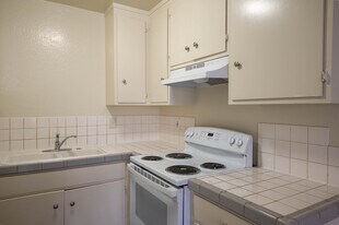 Sommerhill Townhouses in San Rafael, CA - Building Photo