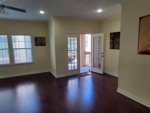 7143 Laguna Villas in Houston, TX - Building Photo - Building Photo