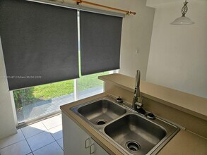 8846 W Flagler St in Miami, FL - Building Photo - Building Photo