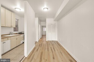 1102 K St SE in Washington, DC - Building Photo - Building Photo