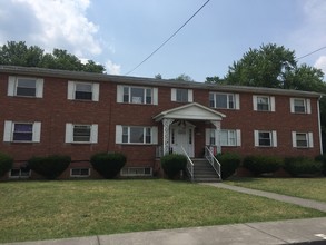 Pine Plaza in Winchester, VA - Building Photo - Building Photo