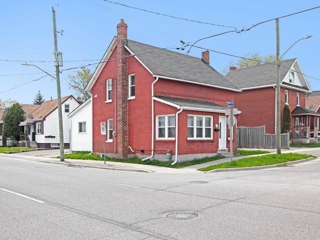 21 Maple St in Oshawa, ON - Building Photo - Building Photo