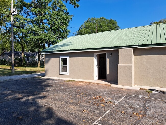property at 1306 Iowa Ave