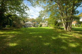 33 Silver St in Branford, CT - Building Photo - Building Photo