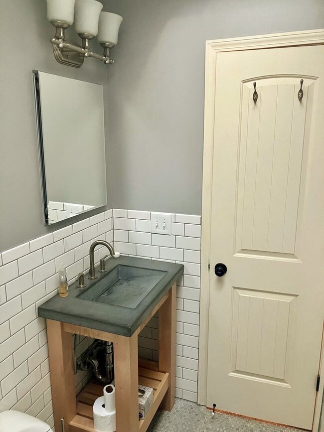 property at 3419 N Childress St