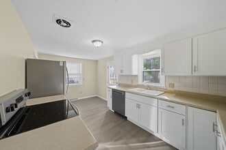 33 Park Dr in Woburn, MA - Building Photo - Building Photo